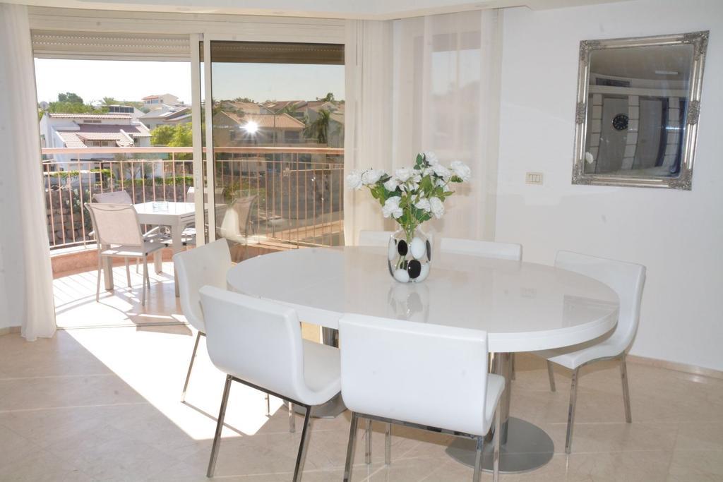 Sweethome26 Luxury Apartment Eilat / Free Parking Luaran gambar
